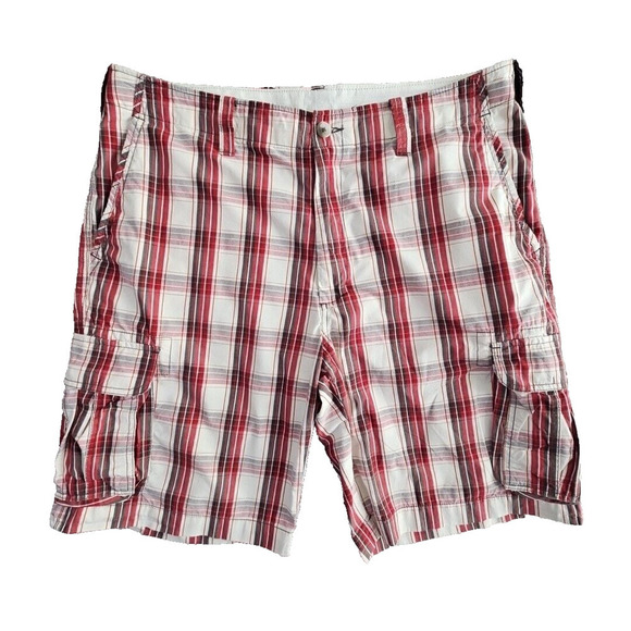 Roundtree & Yorke Other - Roundtree & Yorke Cargo Shorts Men's Size 38 Red & White Plaid 11" Inseam